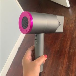 Blowdryer with diffuser